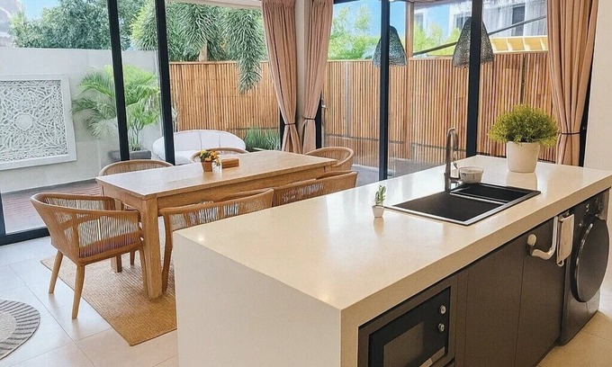 Batu Bolong Villa | Sol Villa Kammara 9 Luxury 4BR Canggu Villa with Swimming Pool
