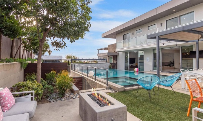 Solana Beach House | Solana Paradise - Coastal Luxury, Pool, Spa, AC, & Ocean Views!