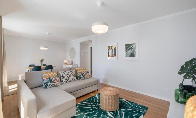 Santa Cruz Apartment | Solar da Fontinha by An Island Apart