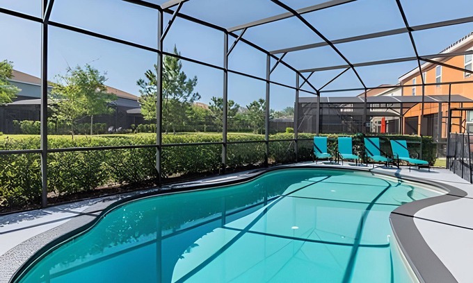 Loughman House | Solterra 6BR, 4 enSuites, Pool & Game Room