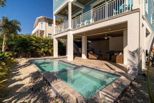 Bradenton Beach House | Somewhere in the Sun