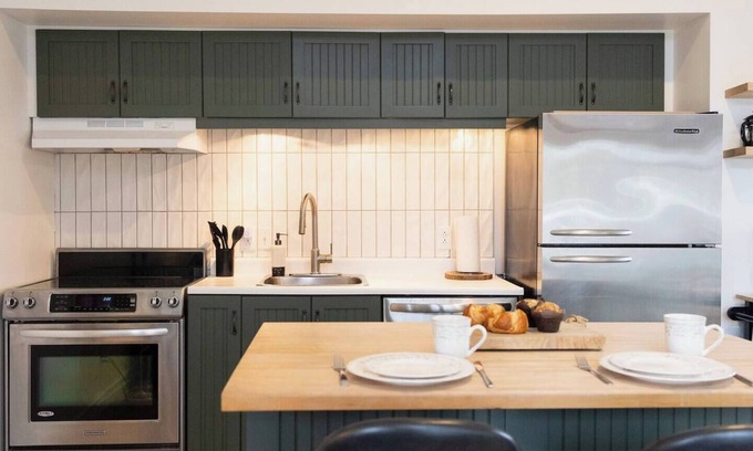 Orford Apartment | Sommet & Jardin, Wood Fireplace