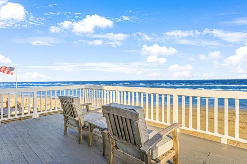 Pirates Beach House | Song Beachfront