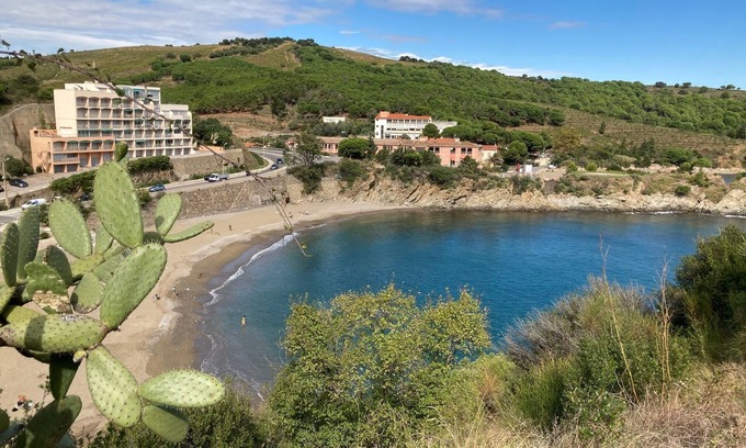 Banyuls-sur-Mer Villa | Soothing 4-bedroom villa in Banyuls-sur-Mer with WiFi, AC