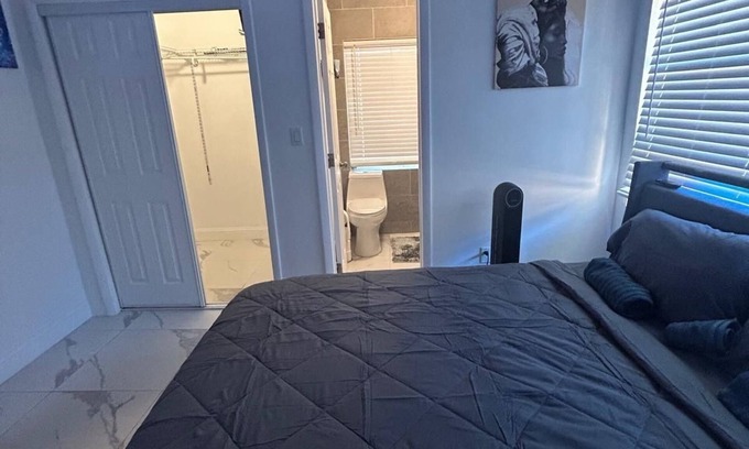 Opa-Locka House | Soothing house with AC in charming Opa-locka