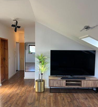 Ebersberg District Apartment | Sorglos in Poing klimatisiert - Messe München, Flughafen, Therme Erding