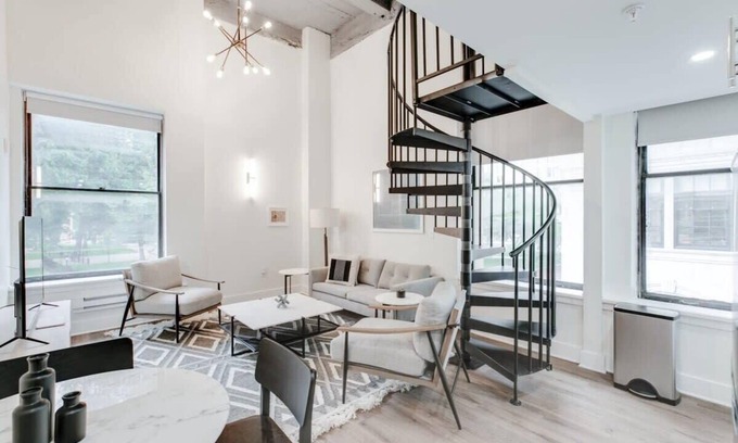 Center City East Apartment | Sosuite | 1BR Corner Loft w Park View, Gym, Lounge