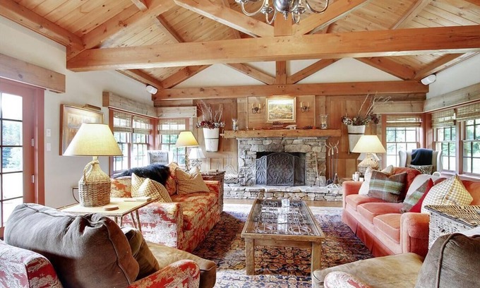 Stowe Hollow House | Soupcon: 4 br, fireplaces, game room, sauna, hot tub, views!