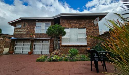 Piet Retief Apartment | South 32