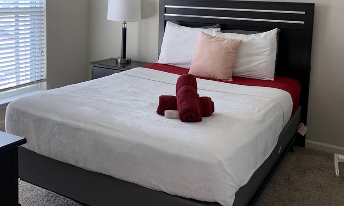 Manchaca Apartment | South Austin Near F1 - 1 bed / 1 Air mattress