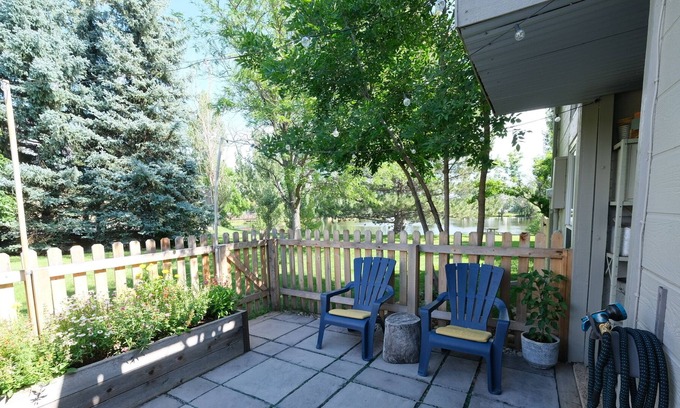 Martin Acres House | South Boulder townhome with wood burning stove, close to hiking trails.