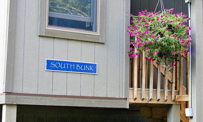 Naples House | South Bunk House - PET FRIENDLY! Built on nature preserve - Shangri-La