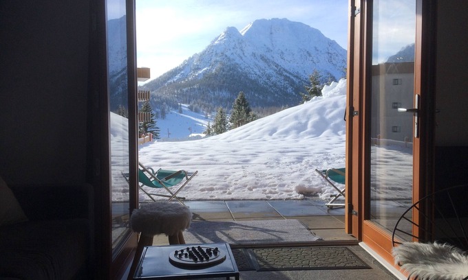 Montgenevre Apartment | South facing apartment - new- luxurious- 68 m² - 6/8 sleeps - terrace