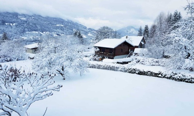 Verchaix Ski Chalet | South facing chalet with views of the Giffre Valley