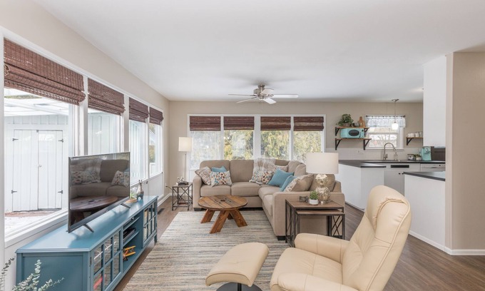 Moran Prairie House | South Hill's Blue Bungalow, A Charming Single Story Home with Lvl 2 EV Chrgr
