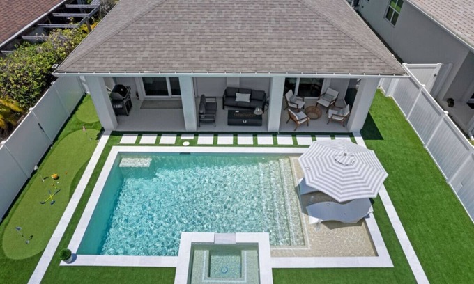 East Naples Apartment | South Naples Pool House