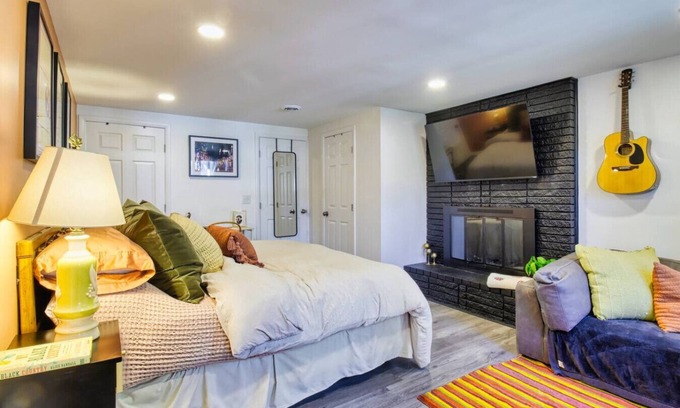 Glencliff Apartment | South Nashville Gem `Cozy Private Suite`!
