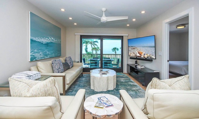 Captiva House | South Seas Beach Cottage 1408: Remodeled 2BR/2BA, Screened Lanai, Heated Pool.