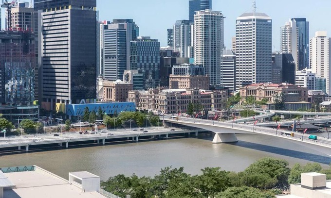 South Brisbane Apartment | Southbank exceptional View with huge balcony High Lvl Suite style APT