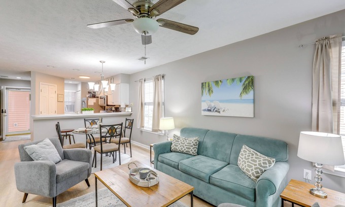 Carolina Forest Condo | 'Southern Charm' Condo w/Pool ~ 4 Mi to Broadway!