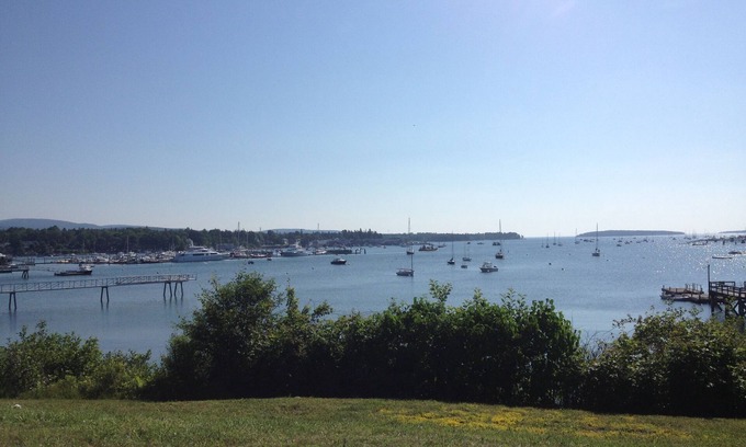 Manset House | Southwest Harbor Gateway to Acadia National Park: Tranquil & Spacious