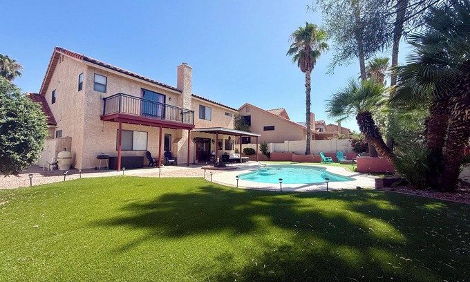 Oro Valley House | Southwestern Paradise, Simply Classic