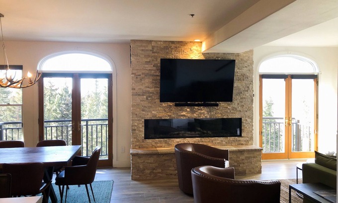 Mountain Village Condo | Southwestern-Style Spacious 4-Bedroom Condo With Amenities
