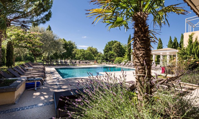 L'Isle-sur-la-Sorgue Hotel | SOWELL HOTELS Domaine de la Petite Isle