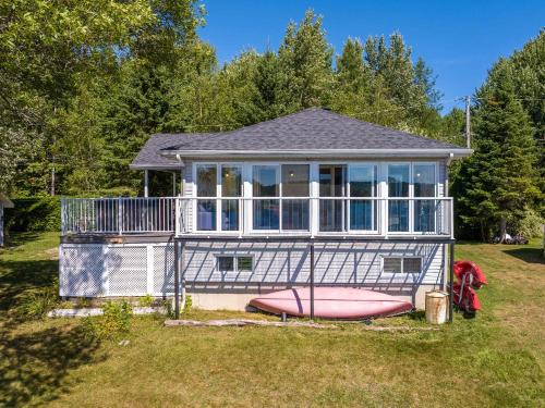 Saint-Remi-de-Tingwick Ski Chalet | Spa & Lake Access - Le Chic Shack des 3 lacs