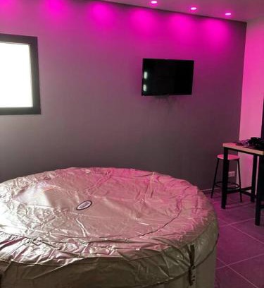 Saint-Germain-les-Corbeil Apartment | SPA Le Love