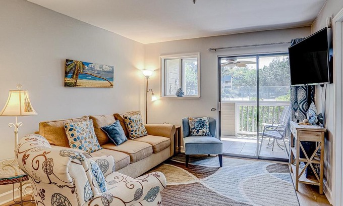 Palmetto Dunes Apartment | Spa on Port Royal Sound 3106