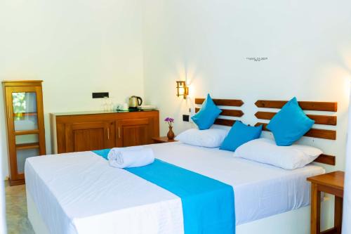 Dickwella Bed & Breakfast | Space Hiri