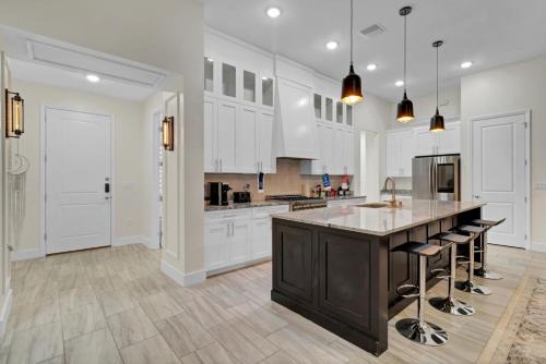 Wedgefield House | SpaceX BY R4 Shared Bath