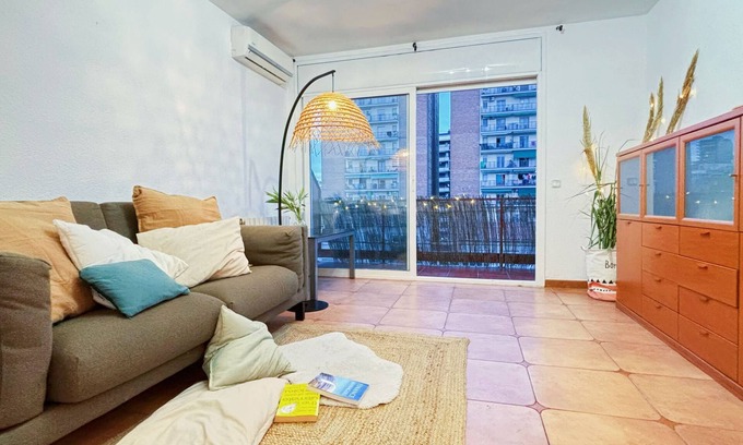 L'Hospitalet de Llobregat Apartment | Spacious Family Suite Holiday Comfy - City Walk