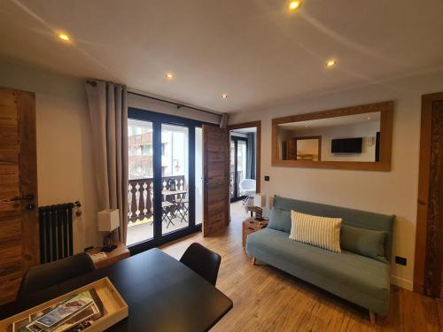 Les Carroz-d'Araches Apartment | Spacieux 2 pièces + cabine, idéal famille, 5 pers, centre village, proche commerces et pistes - FR-1-572-156