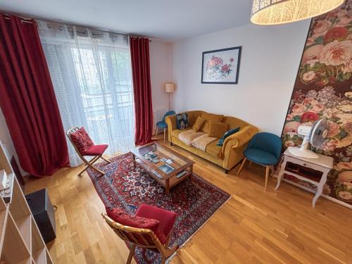 Saint-Denis Apartment | Spacieux et calme, style parisien, toutes commodités, idéal pour un séjour authentique