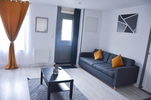 Louvroil Apartment | Spacieux F2 - Louvroil - Proche Belgique