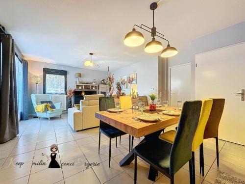 Lons Apartment | Spacieux T4 avec Terrasses - Pau