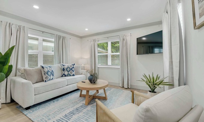 El Cid Apartment | Spacious 1 Bedroom - Downtown - Renovated