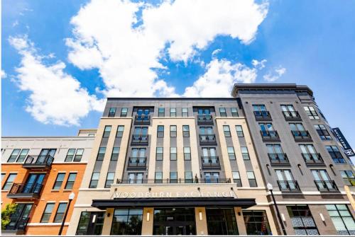 East Walnut HIlls Apartment | Spacious 10BR 10BA combined Apartments Near Downtown Cincinnati