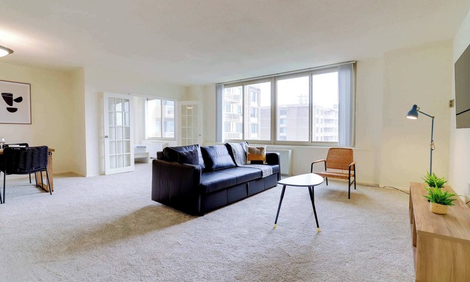 Aurora Highlands Apartment | Spacious 1BR+Den in Prime Location | Pool & Gym