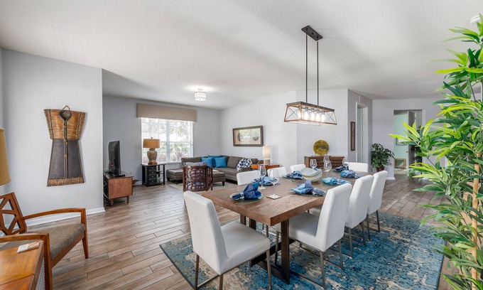 Florida Central Atlantic Coast Condo | Spacious 2,100 Sq Ft Lakeside Corner Condo at Vista Cay Near Top Attractions"