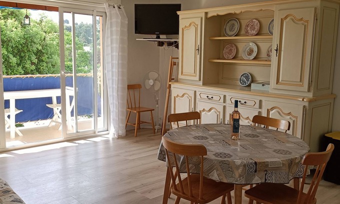 Cavalaire-sur-Mer Apartment | SPACIOUS 2/4-PERSON APARTMENT WIFI/AIR CONDITIONING