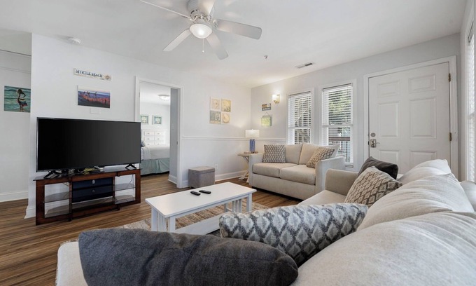 Windy Hill Condo | Spacious 2 BR Retreat- Island Palms C1