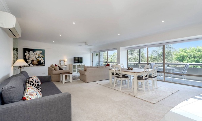 Kingston Apartment | Spacious 2-Bed Apartment Near Dining & Attractions