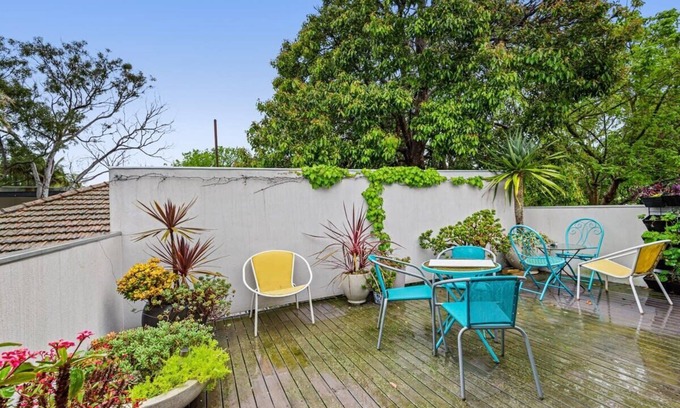 Brighton Apartment | Spacious 2-Bed Apartment Minutes From Elwood Beach