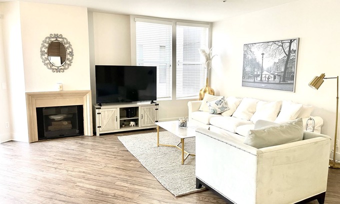 Marina del Rey Condo | Spacious 2 bedroom Venice beach condo