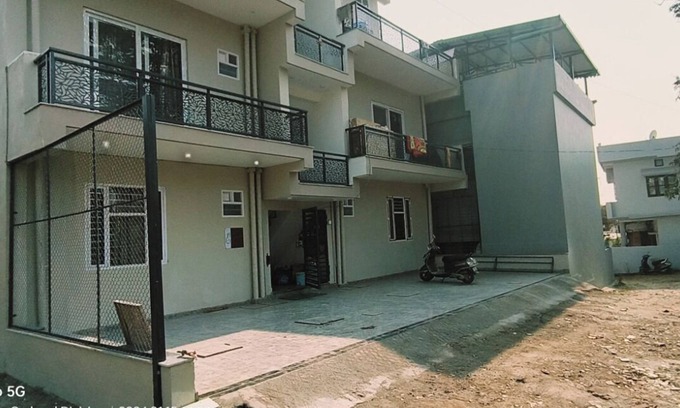 Bullawala Apartment | Spacious 2-bedroom x 2 units apartment in beautiful Dehradun with WiFi