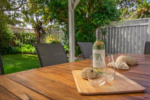 Little Grove House | Spacious 2 Family Accommodation in the Grove