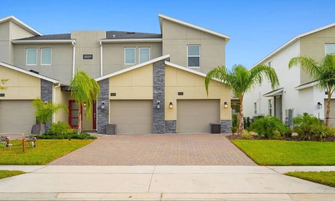 Four Corners House | Spacious 2BR Condo | Game Room & Resort Amenities